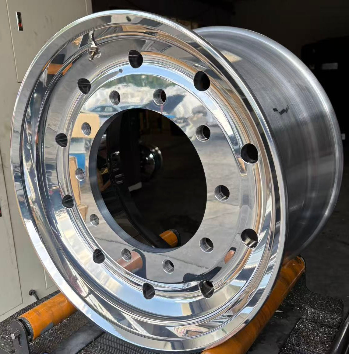 ALUMINUM WHEEL 22.5x12.25 10X335MM 26MM HUB PILOTED 281MM 12320LBS Hig ...